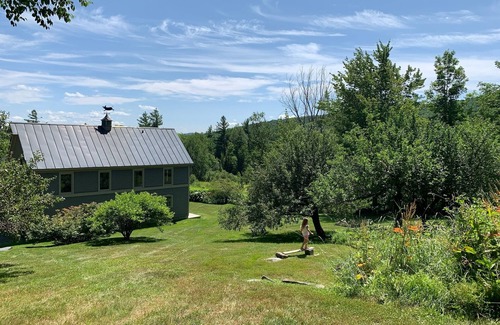 Roxbury Apartment | Moonlight Mountain Farm Vermont Studio w Hot Tub Spa Room