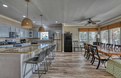 Long Bay Estates House | Moonlighting Whole House - Eight Bedroom Eight Bath Home w/pool