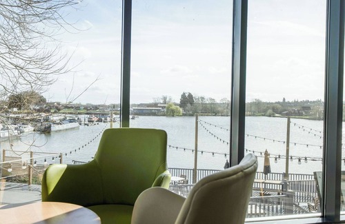 Great Houghton Cottage | MOONLIT SKYLIGHT - BILLING AQUADROME in Billing Aquadrome Holiday Park