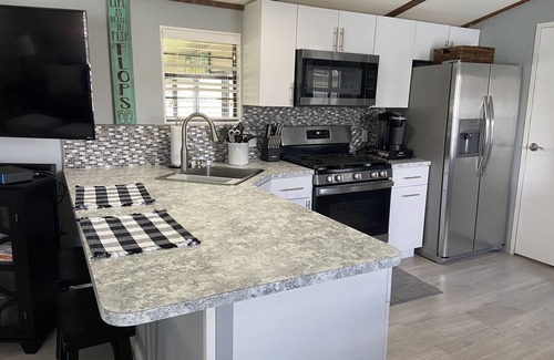Welaka House | Moonlite Retreat- Waterfront home in Welaka, Florida