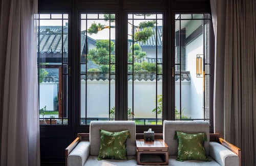 Jingyang District Hotel | MOONRISE HOTELS & RESORTS