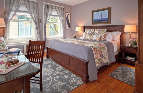 Carlisle Bed & Breakfast | Mooreland Garden Inn