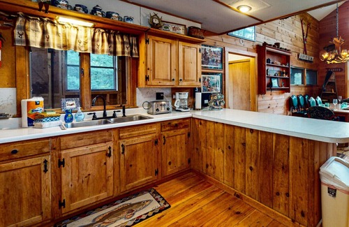 Beaver Cove Cabin | Moose Lane *Waterfront*ATV/Snowmobile Access*