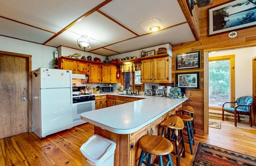 Beaver Cove Cabin | Moose Lane *Waterfront*ATV/Snowmobile Access*