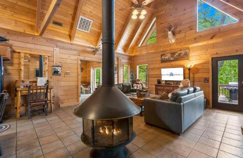 Branson Cedars House | Moose Lodge w/HotTub