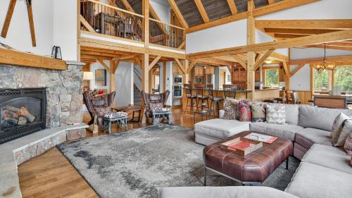 The Highlands House | Moose Tracks Lodge