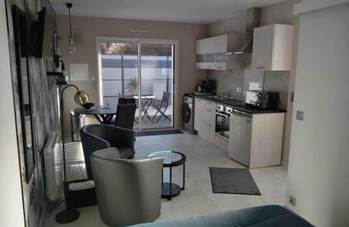 Sarzeau Apartment | MOR-HA-MARCH Studio
