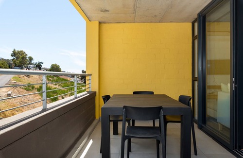 Schotsche Kloof Apartment | Morden Apartment at the Peak of Bo-Kaap - Pool