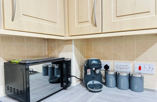 Stepps House | Mordern Gem Ideal Family Getaways/Parking/near train station