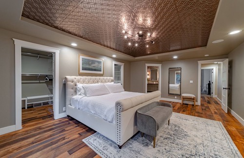 McKinleyville House | More than a place to stay...it's an experience! , basketball/volleyball court