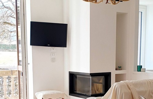 Borno Apartment | Moren house. Elegant and bright apartment with fireplace and splendid view