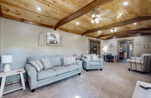 Salem House | Morganton Escape
