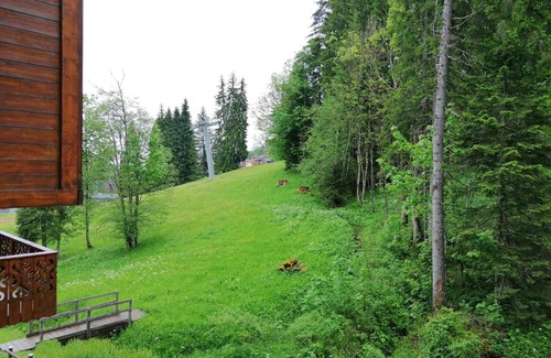 Les Esserts Apartment | Morillon 1100: 2BR, 7 people, pets allowed, parking, Wifi, 50m from slopes