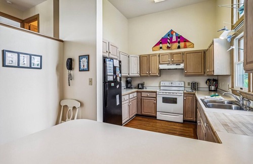 Ocracoke House | Morningside: Large Ocracoke home with amazing views from rooftop deck