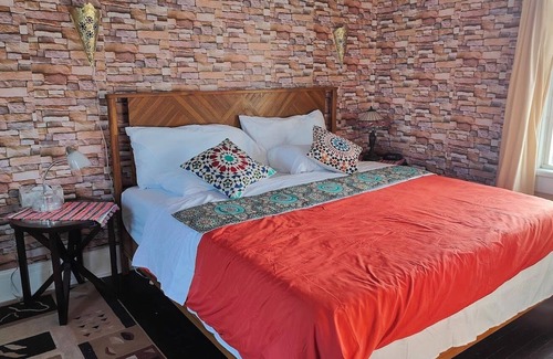 Luray Other | Moroccan-style retreat; mountain view; 5 Min to Luray caverns