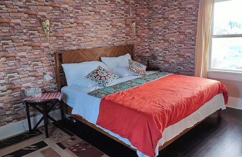 Luray Other | Moroccan-style retreat; mountain view; 5 Min to Luray caverns