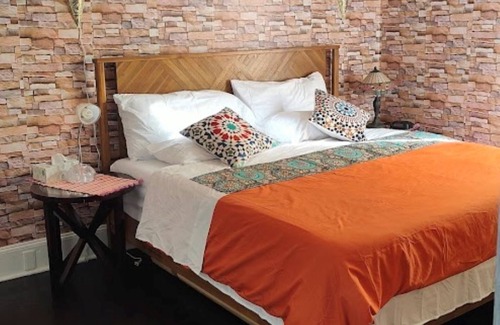 Luray Other | Moroccan-style retreat; mountain view; 5 Min to Luray caverns