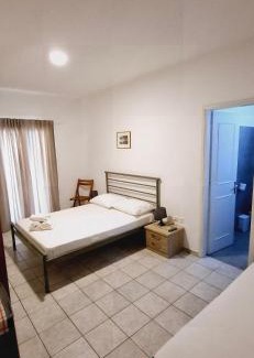 Kamares House | Morpheas Pension Rooms & Apartments