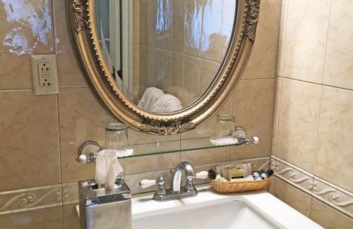 Washington Square West Hotel | Morris House Hotel