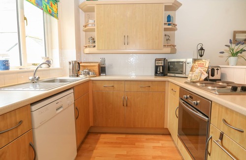 Falmouth House | MORTON COTTAGE, family friendly, with a garden in Falmouth