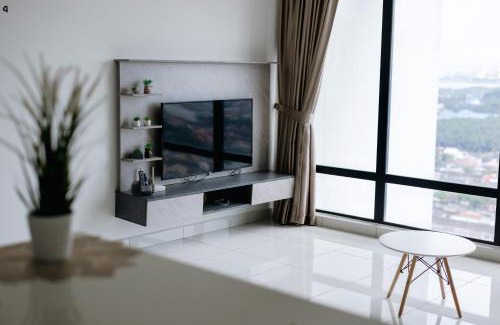 Central District Apartment | Mosaic 1BR, WIFI, walking distance to Mid Valley JB , 4-5pax