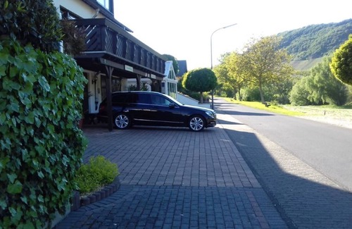 Losnich Apartment | Moselstrand 3 Einzigartig Schöne Lage Direkt an der Mosel und Moselradweg