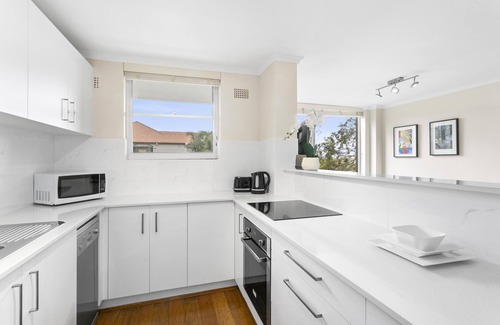 Mosman Apartment | Mosman - MUS21 - Musgrave Street - 2BR Apartment with Harbour Views Parking Near South Mosman Ferry