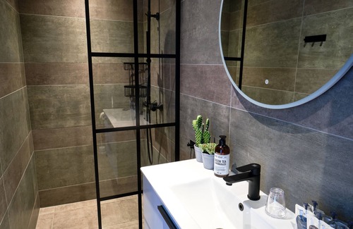 Moss Hotel | Moss Hotel & Apartments