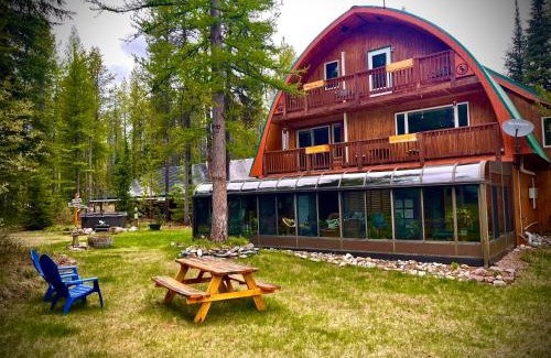 Columbia Falls Hotel | Moss Mountain Inn