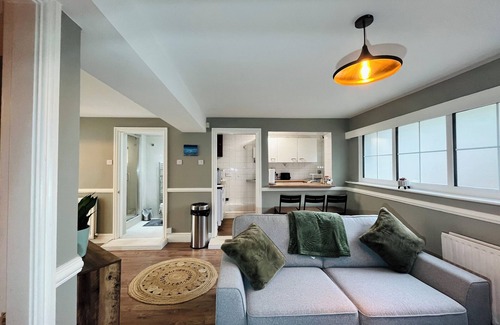 Liverpool House | Mossley Hill Retreat