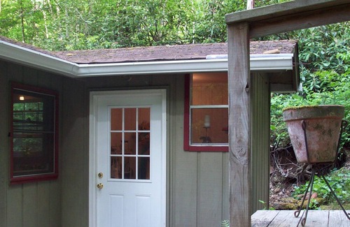 Cullowhee Cabin | Mossy Rock Cabin -secluded Location With Lake Glenville Access.