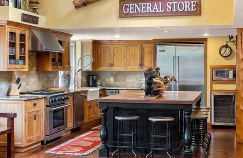 Winhall House | Most asked for Luxury Large Home at Stratton Mountain.