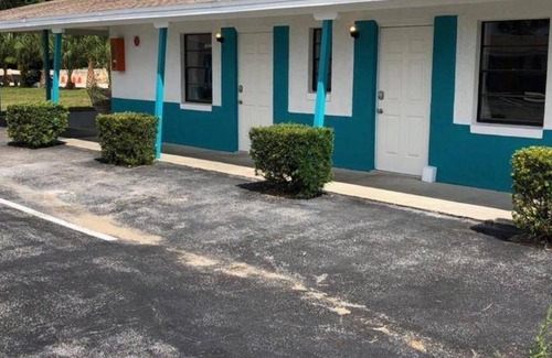 Rockledge House | Motel ∙ 3 guests