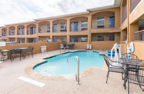 Alvarado Hotel | Motel 6 Alvarado TX