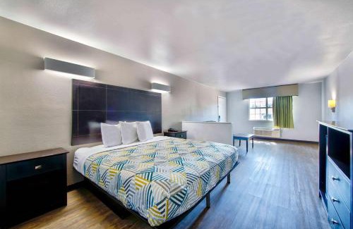 South Arlington Hotel | Motel 6-Arlington, TX