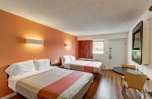 Berea Hotel | Motel 6 Berea, KY