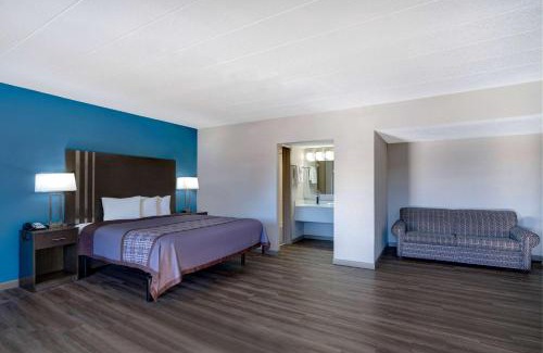 Burlington Hotel | Motel 6 Burlington