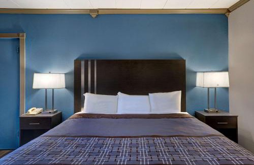 Burlington Hotel | Motel 6 Burlington