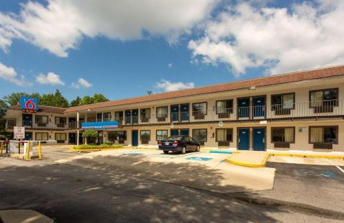 Camp Springs Hotel | Motel 6-Camp Springs, DC - South Camp Springs