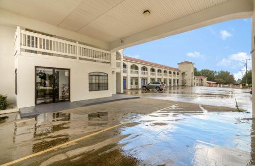 Canton Hotel | Motel 6-Canton, TX