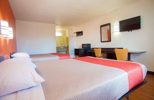 Corsicana Hotel | Motel 6 Corsicana, TX