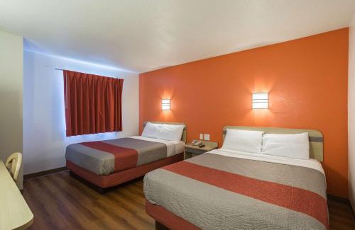 Dale Hotel | Motel 6 Dale, Indiana Near Holiday World and Splashing safari Santa Claus On I 64 Highway