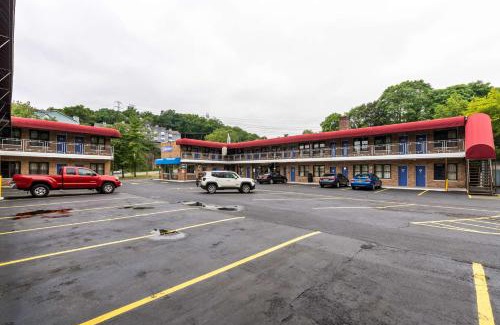 Elmsford Hotel | Motel 6-Elmsford, NY - White Plains