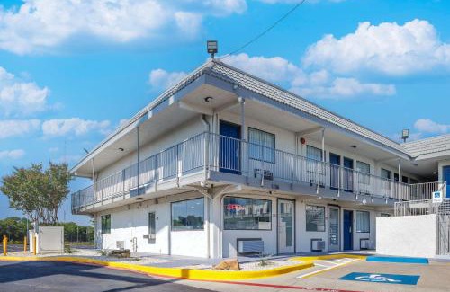 Fort Worth Hotel | Motel 6 Fort Worth, TX East