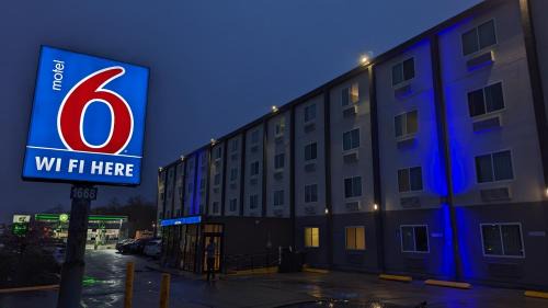 Framingham Hotel | Motel 6-Framingham, MA - Boston West