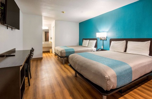Freeport Hotel | Motel 6 Freeport, TX