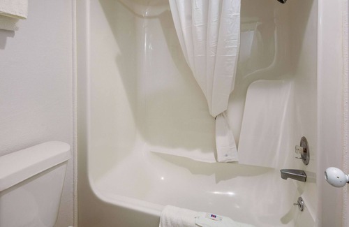 Freeport Hotel | Motel 6 Freeport, TX