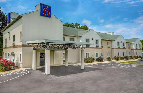 Gordonville Hotel | Motel 6-Gordonville, PA - Lancaster PA
