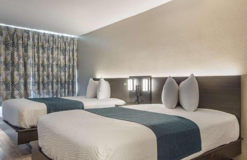 Groves Hotel | Motel 6 Groves, Tx