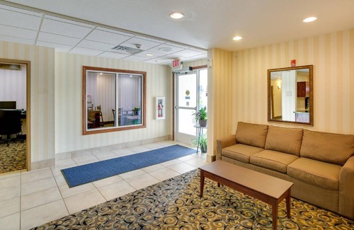 Clintonville House | Motel ∙ 6 guests